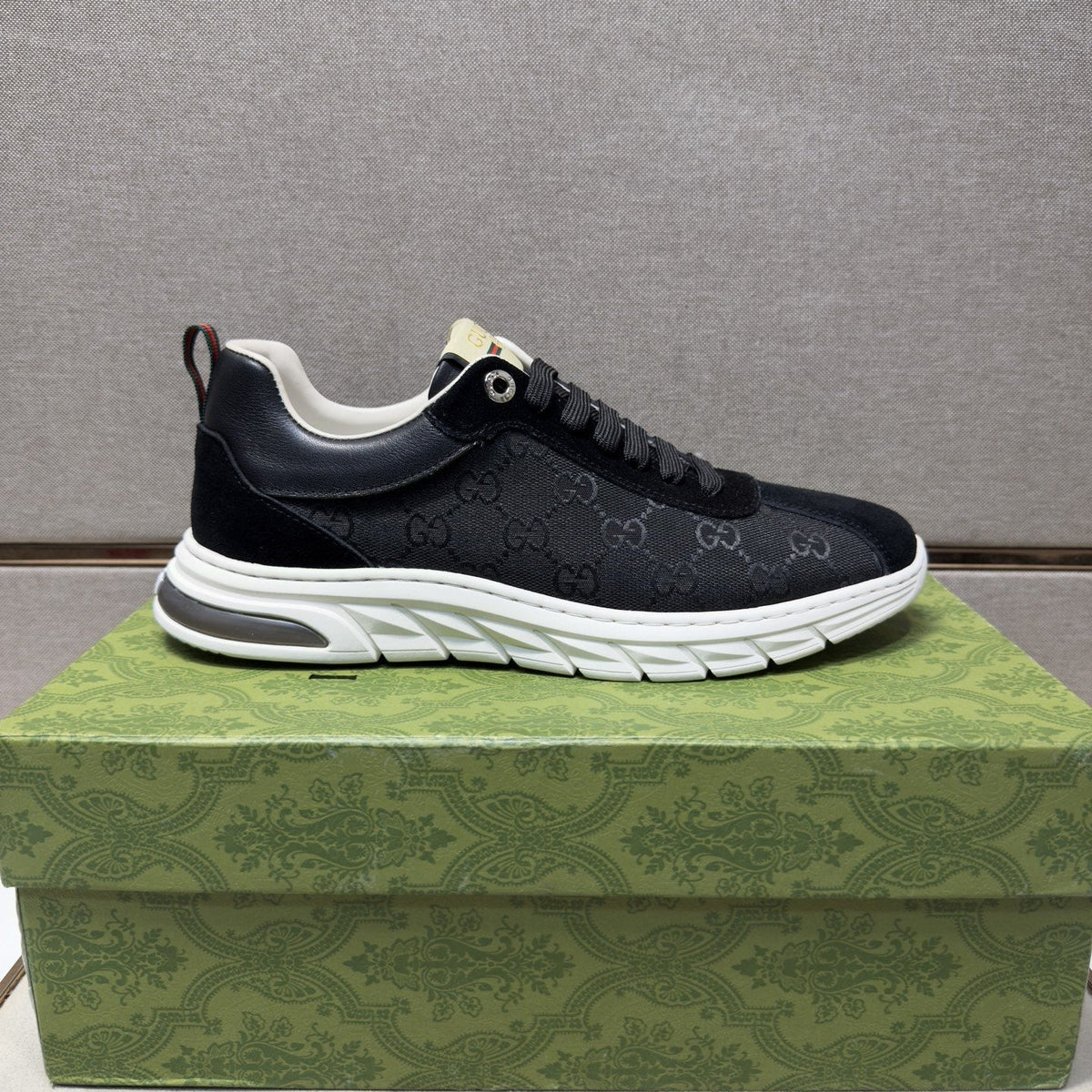 Gucci Patterned Low-Top Sneakers — side
